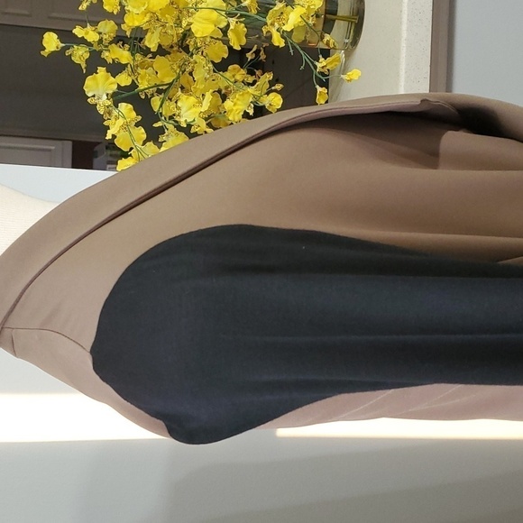 FREEWAY JACKET. CLAY COLOR with black sleeves and big pockets with tie. … - Picture 5 of 9